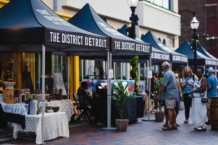 10x10_MONARCHTENT_Detroit_District
