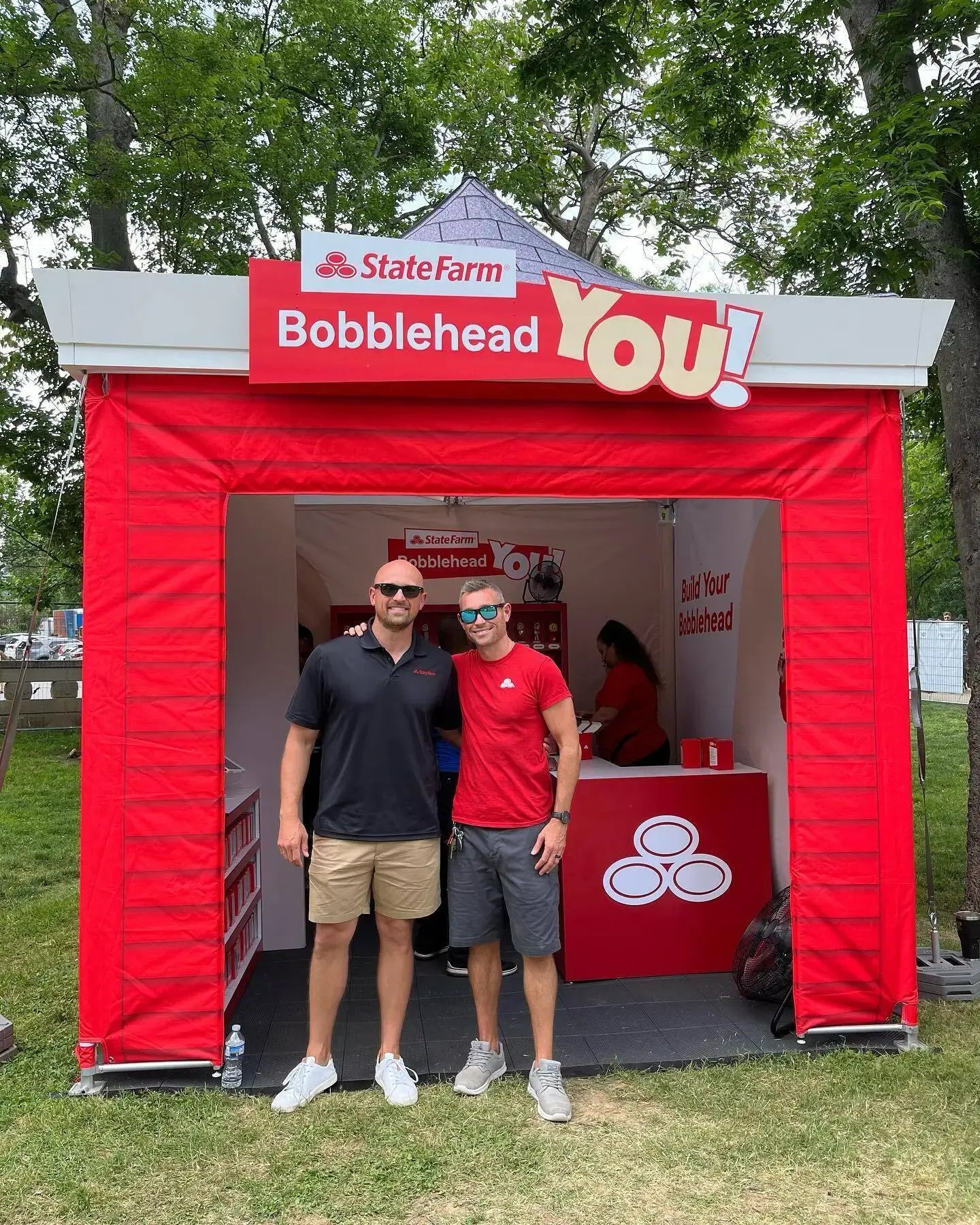 10x10_MONARCHTENT_StateFarm_BobbleheadYou9