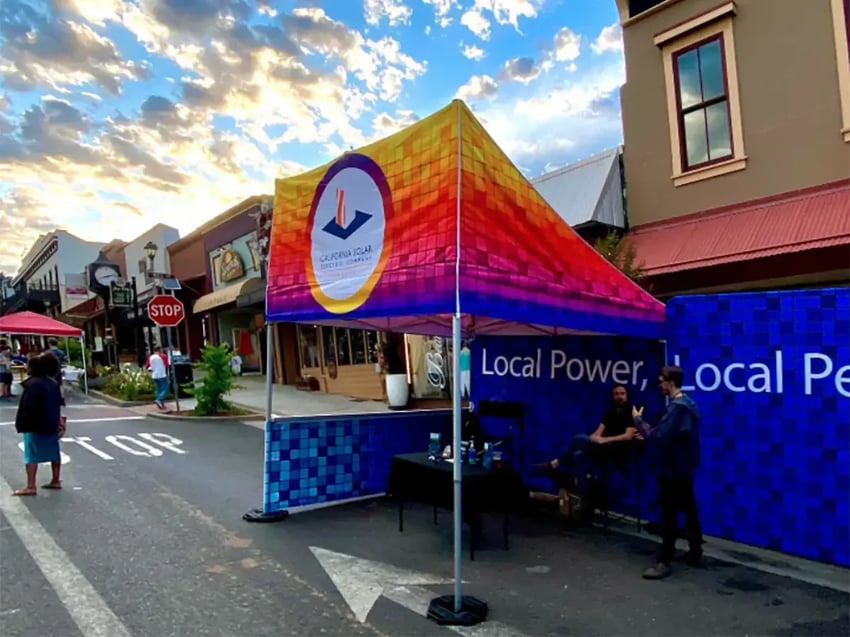 10x10 MONARCHSTOREFRONT with Media Wall for California Solar