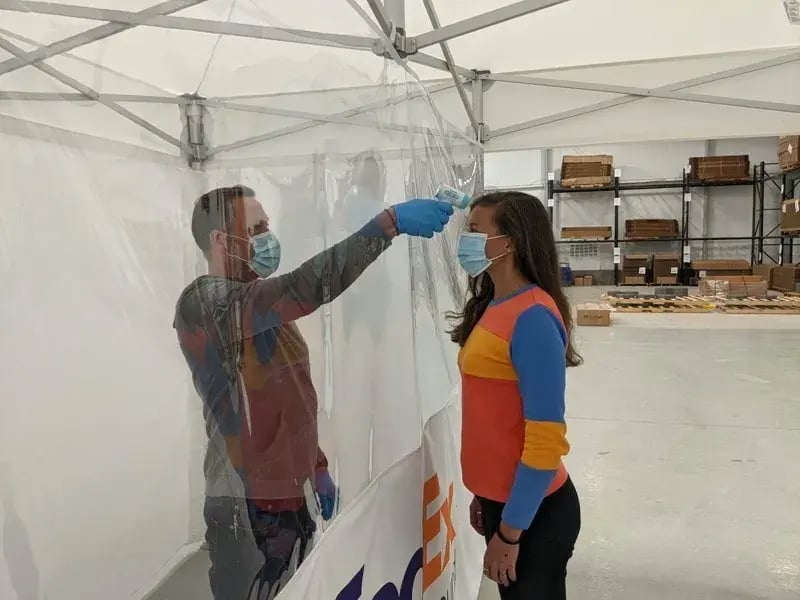 screening-tent-with-clear-vinyl-Dec-24-2024-02-23-08-5572-PM