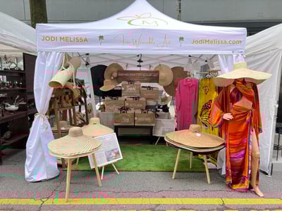 jodi_melissa_10x10_mightytent_cornercurtains