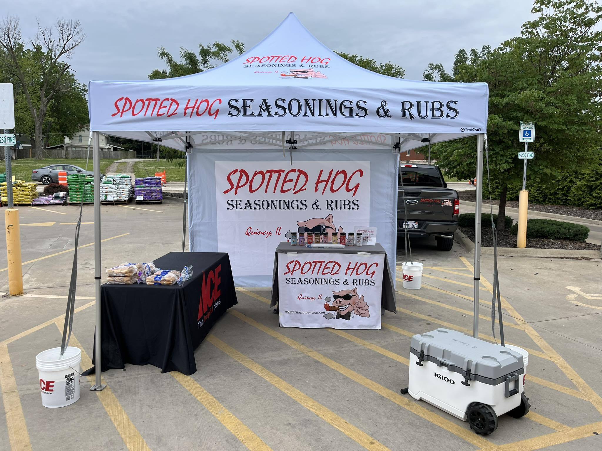 Spotted Hog BBQ 10X10 