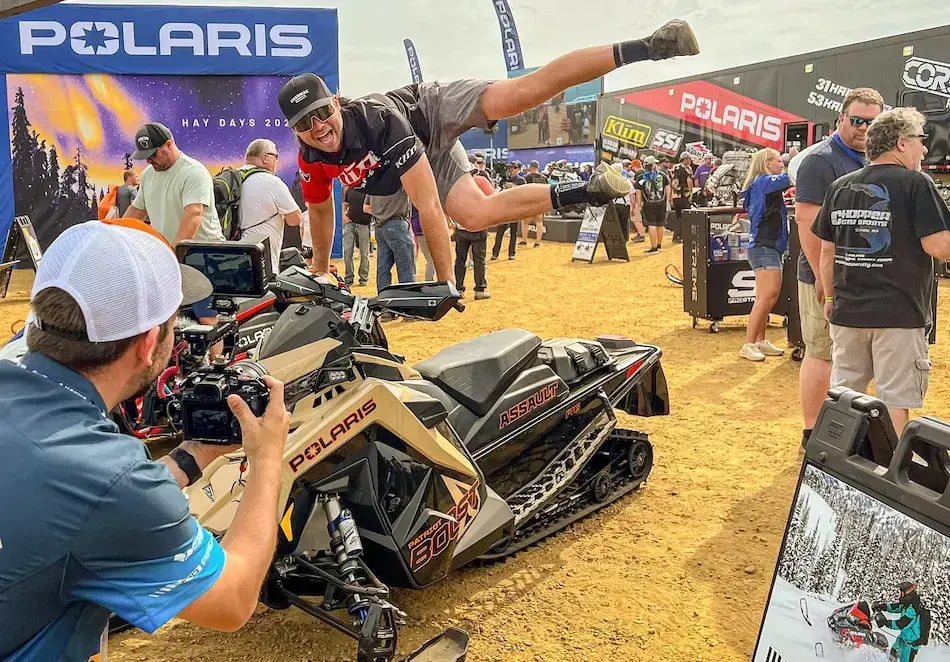 polaris_truss_photo_stunt