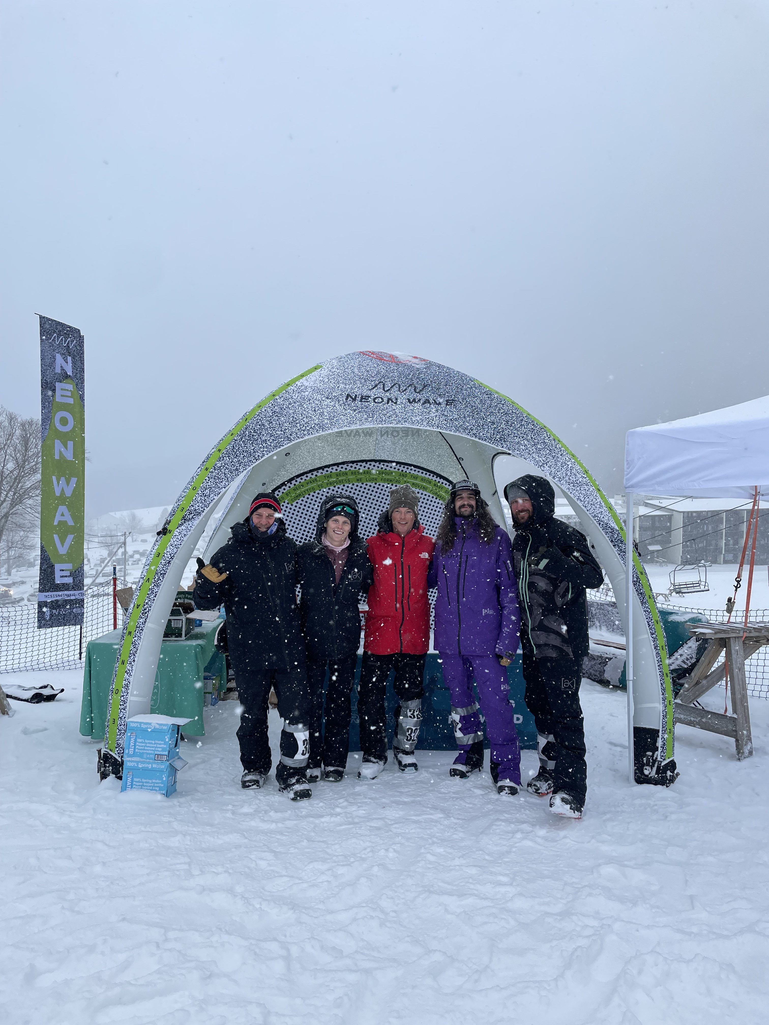 Neon Wave 13X13 GYBE