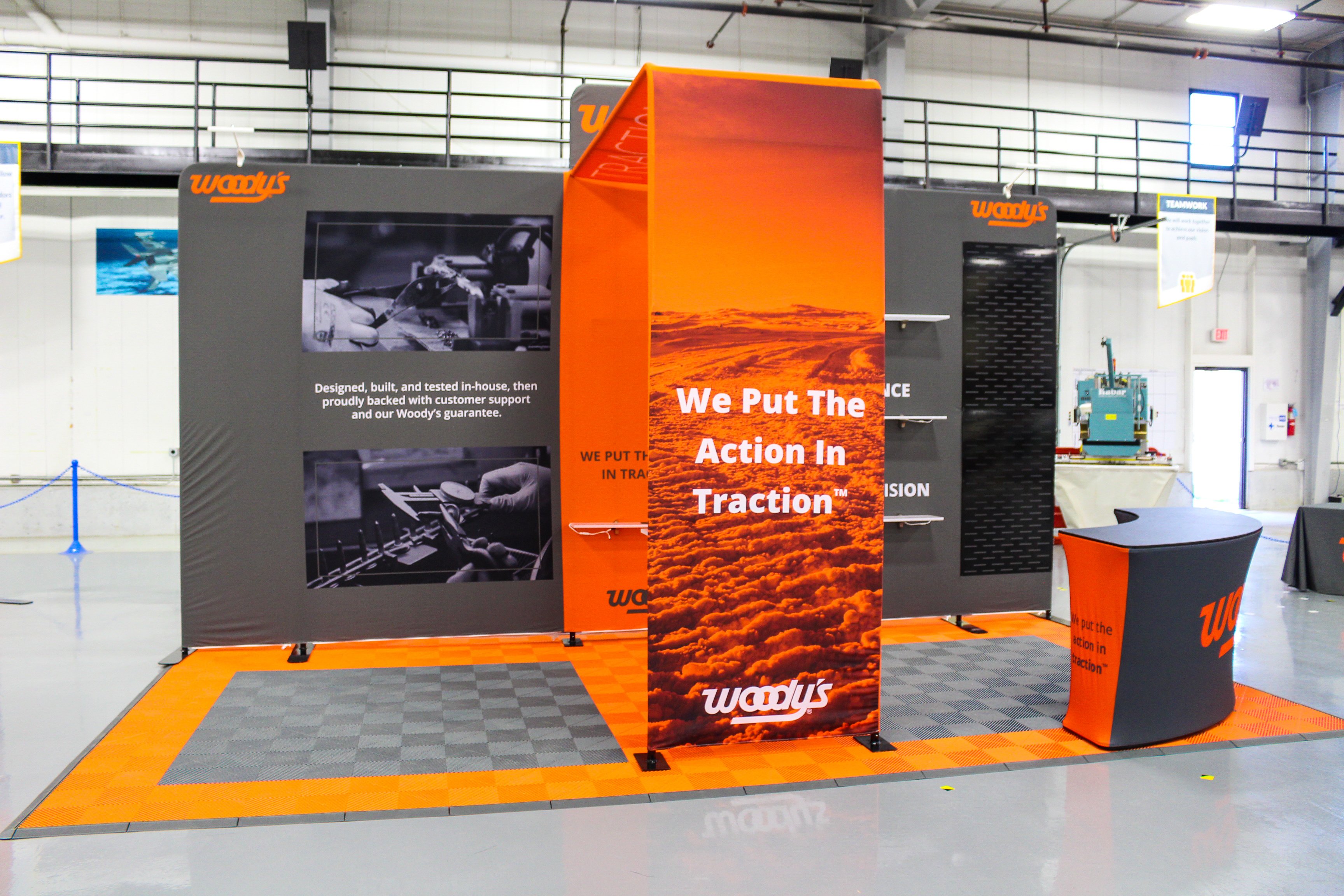 Woody’s Arched Event Backdrop Trade Show Setup