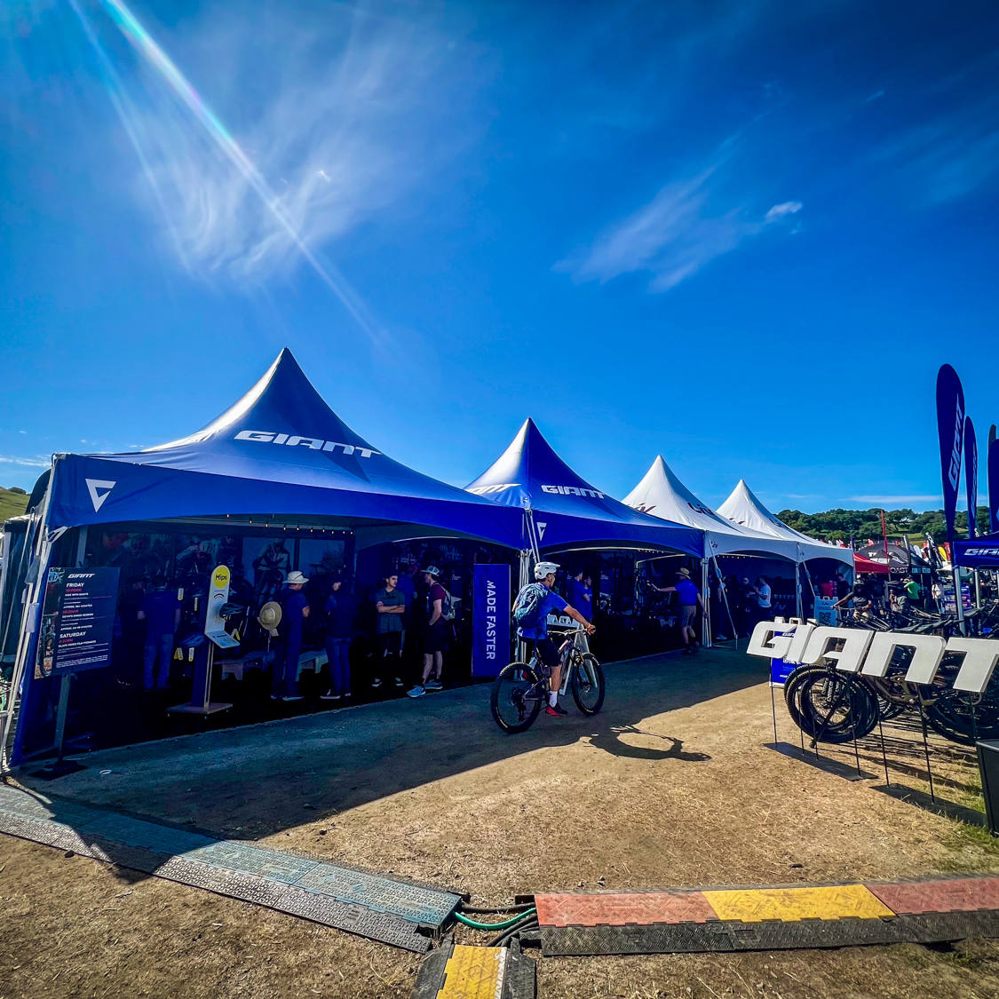 Giant-Bikes 20x20 E-series at Sea Otter