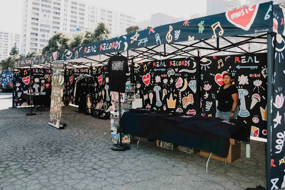 Greater Than Distribution MONARCHFLATROOF tents