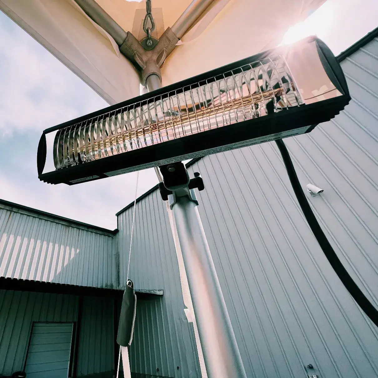 Clip-on heating kit for a pop-up canopy tent